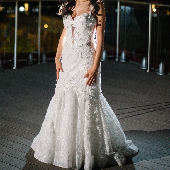 Floral Applique Beaded Laced Wedding Dress - Picture 1 of 8
